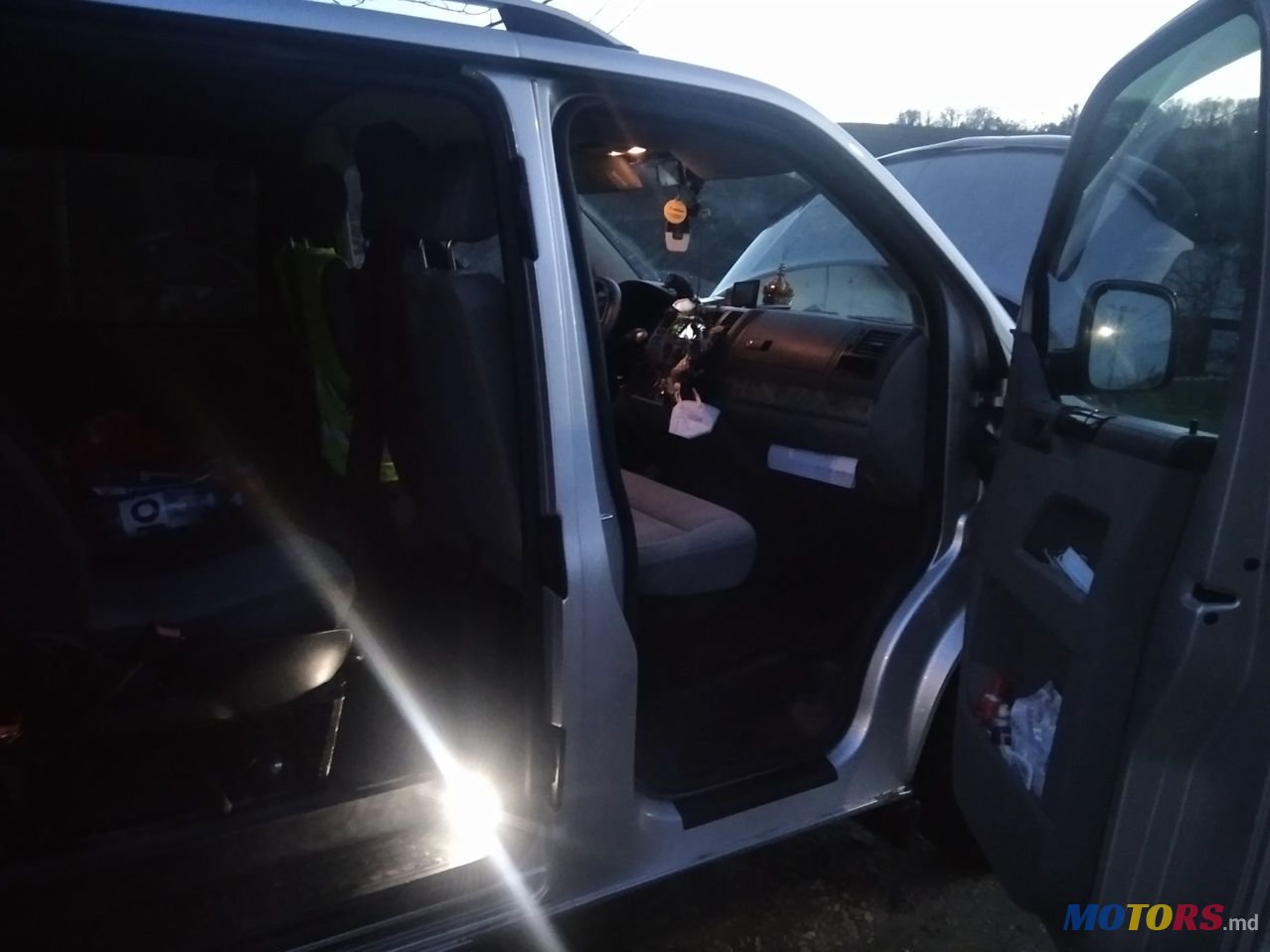 2006' Volkswagen Transporter photo #5