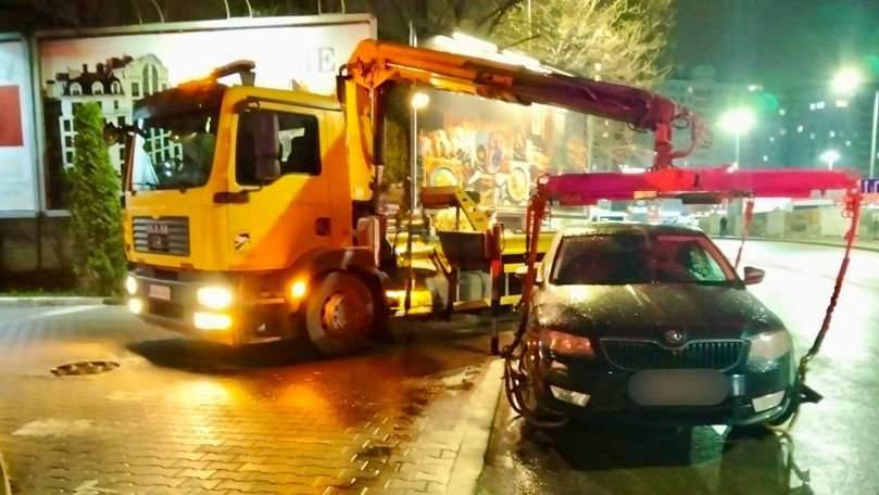 Șofer beat criță, oprit de polițiști în Capitală. Mașina a fost ridicată