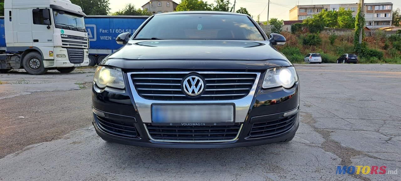 2009' Volkswagen Passat photo #5