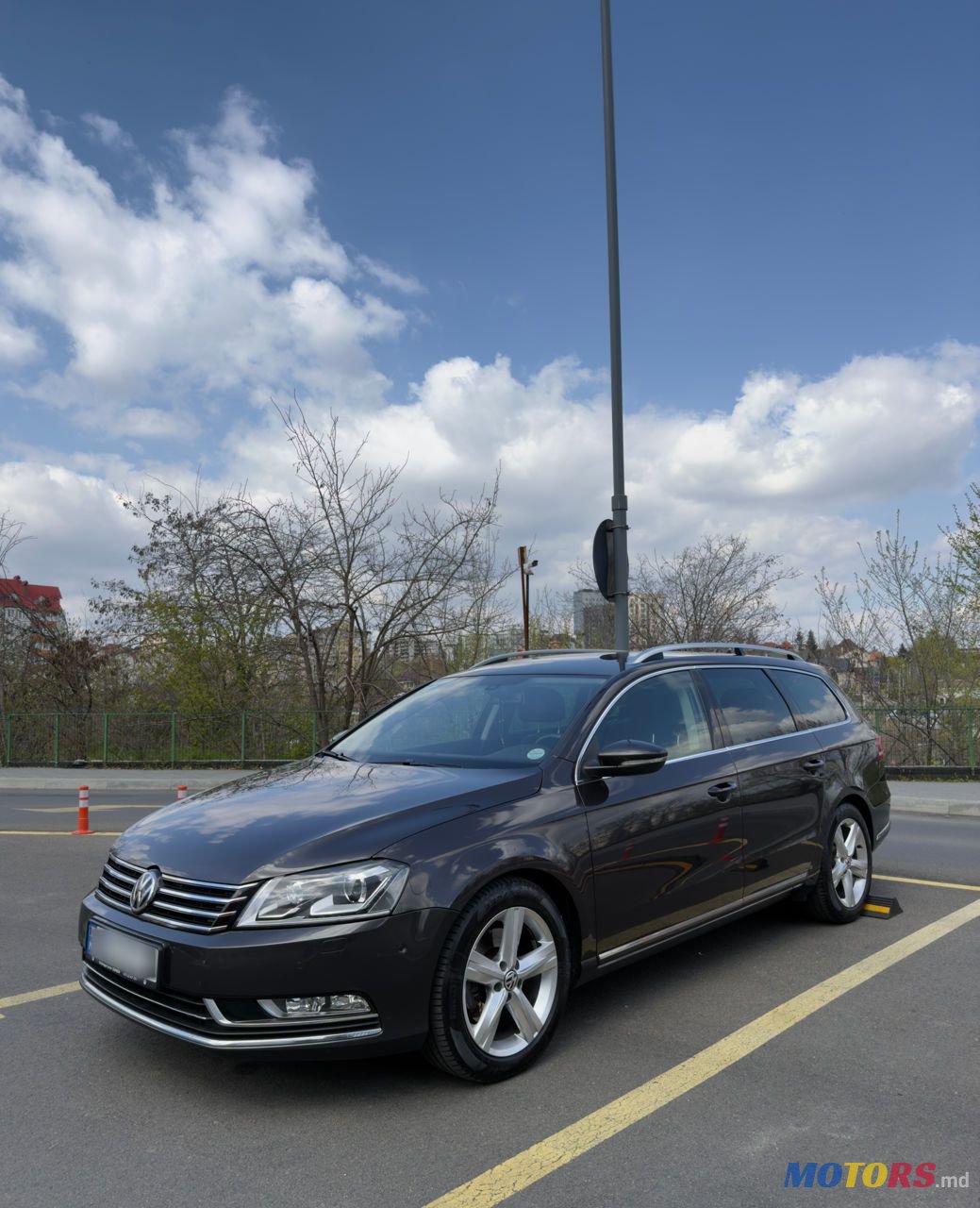 2011' Volkswagen Passat photo #1