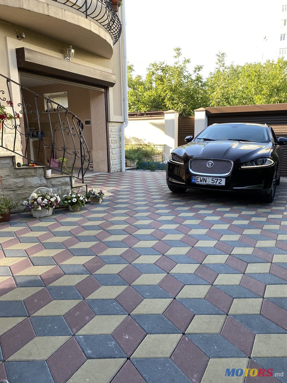 2013' Jaguar XF photo #1