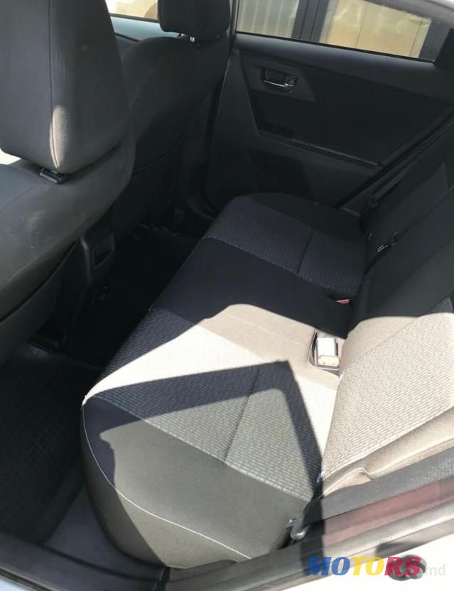 2014' Toyota Auris photo #6