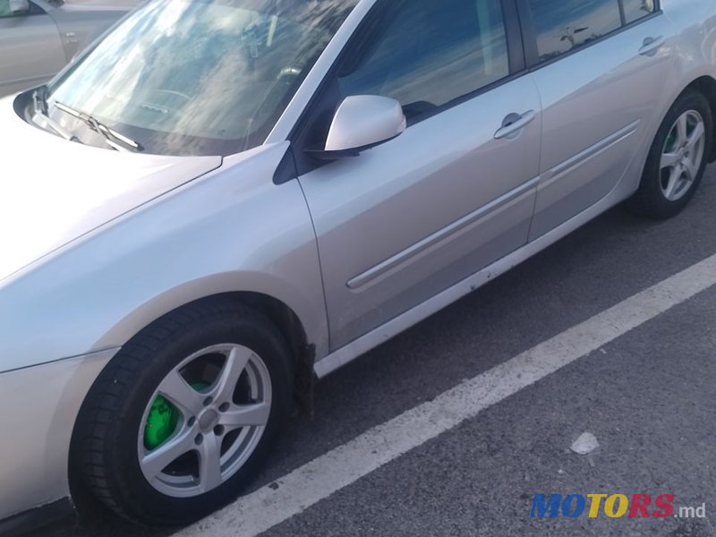 2008' Renault Laguna photo #1