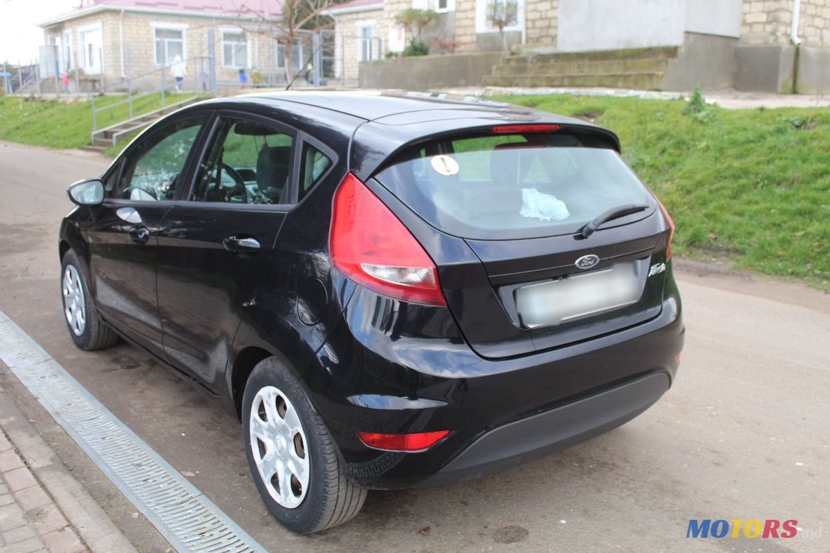 2010' Ford Fiesta photo #2