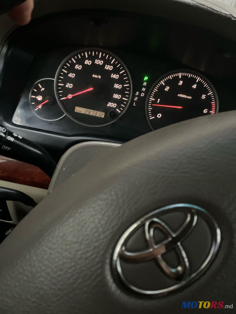 2004' Toyota Land Cruiser Prado photo #3