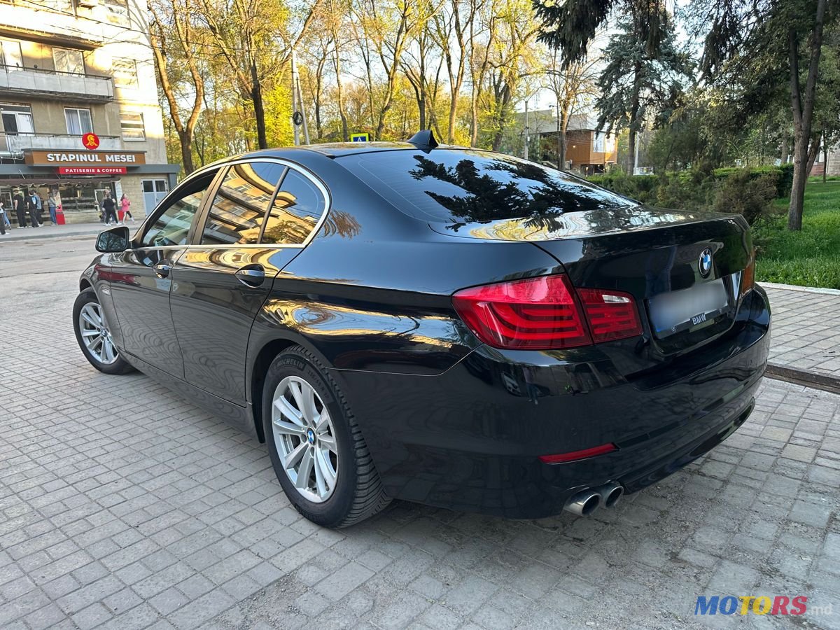 2011' BMW 5 Series photo #2