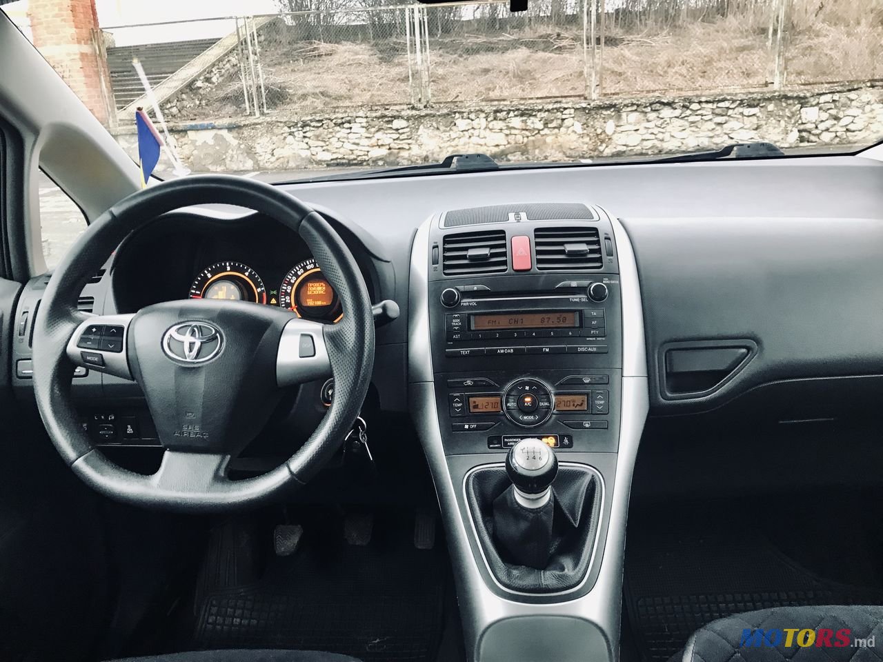 2010' Toyota Auris photo #5