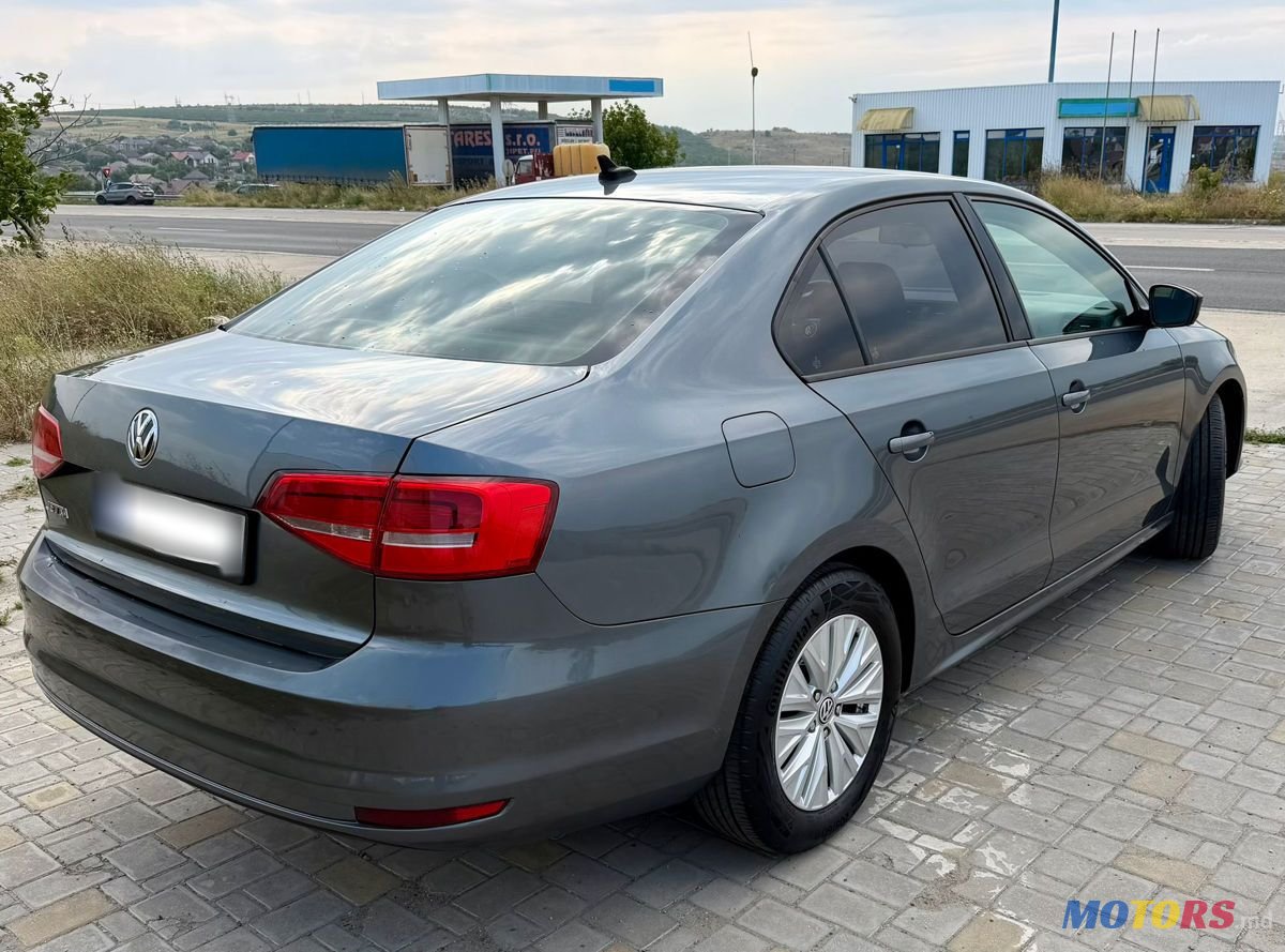 2015' Volkswagen Jetta photo #4
