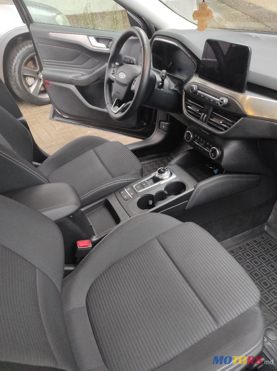 2020' Ford Focus photo #5