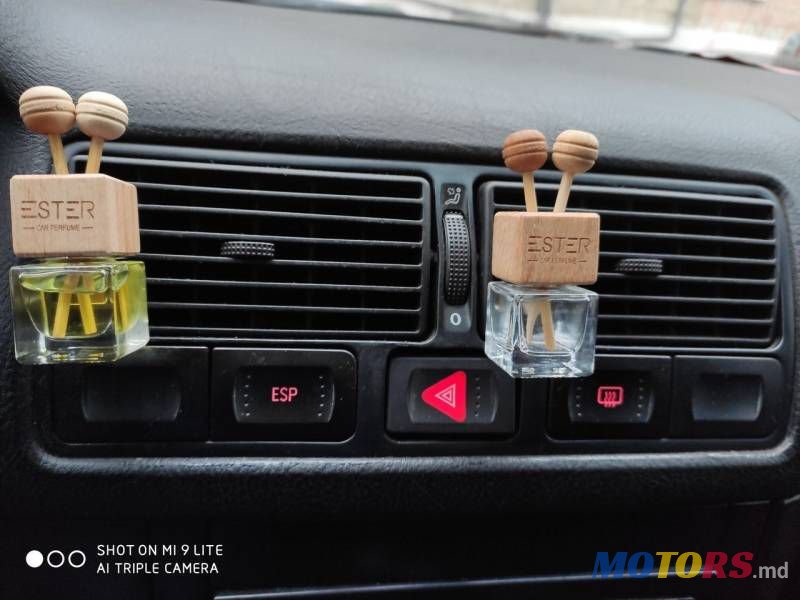 2001' Volkswagen Golf photo #5