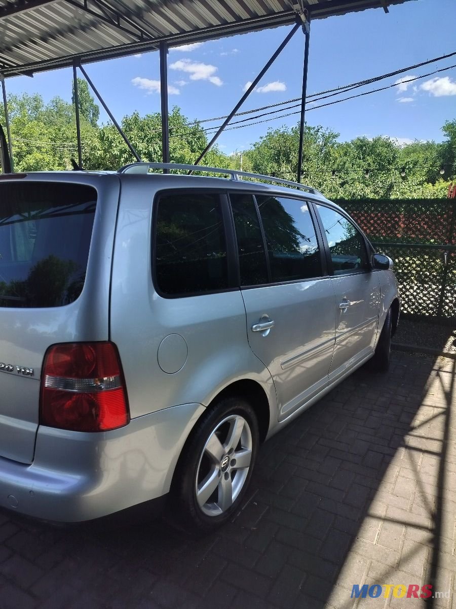 2006' Volkswagen Touran photo #4