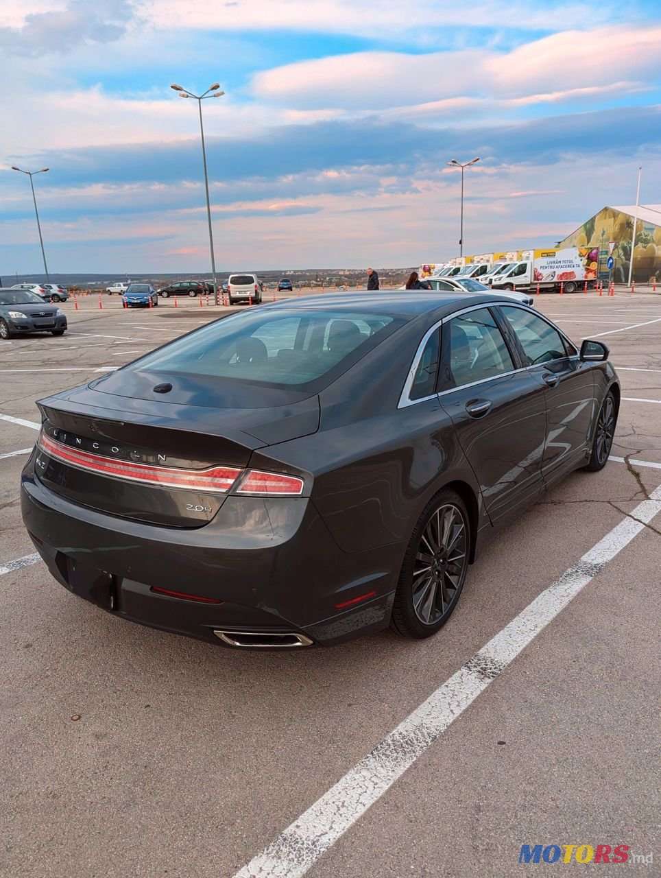 2016' Lincoln MKZ photo #5
