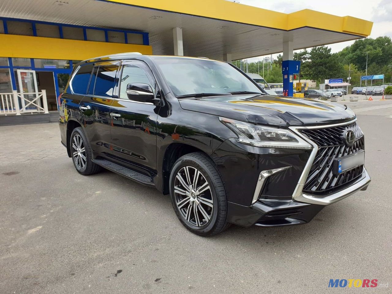 2019' Lexus Lx Series photo #3