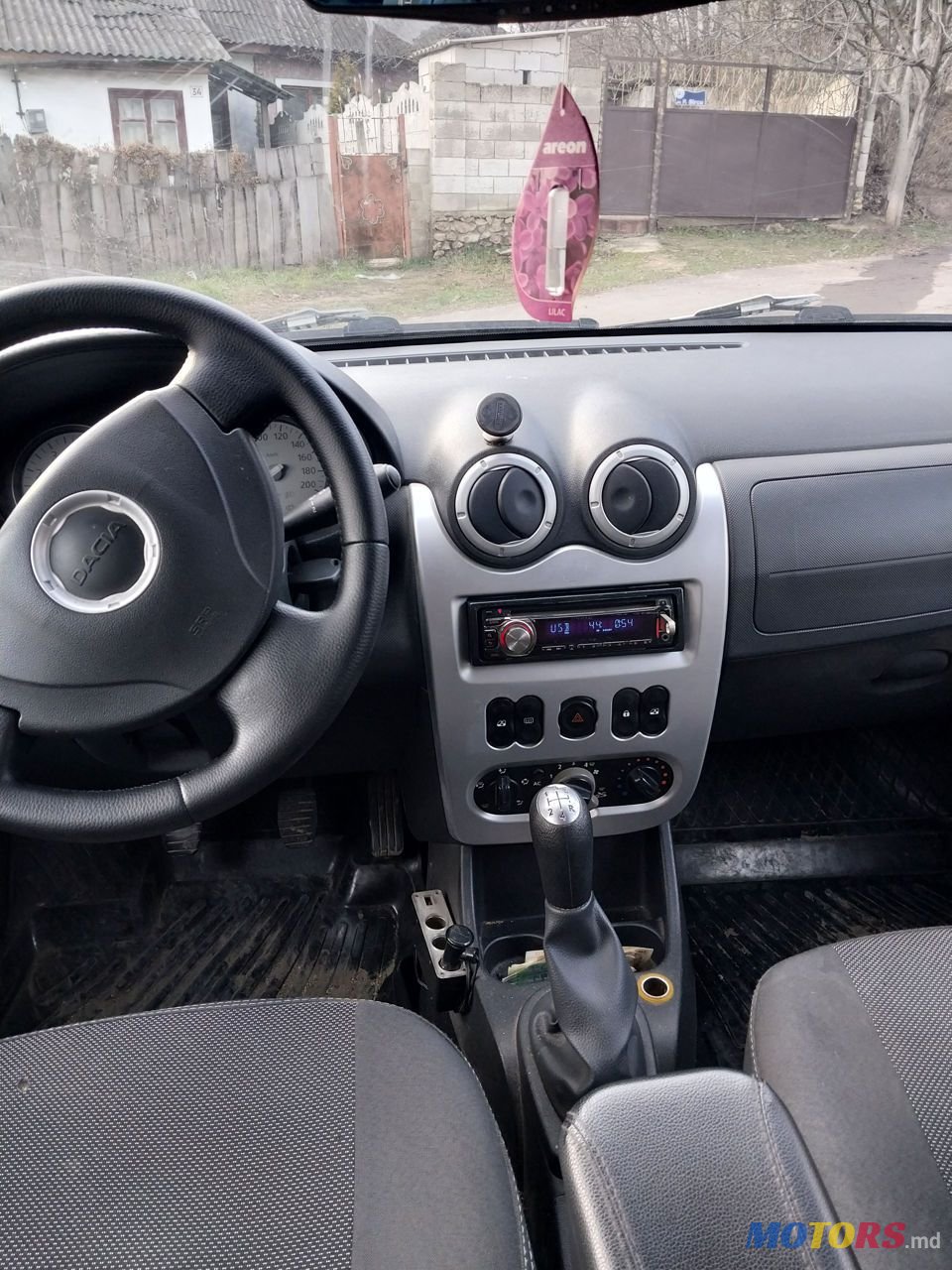 2009' Dacia Logan photo #6