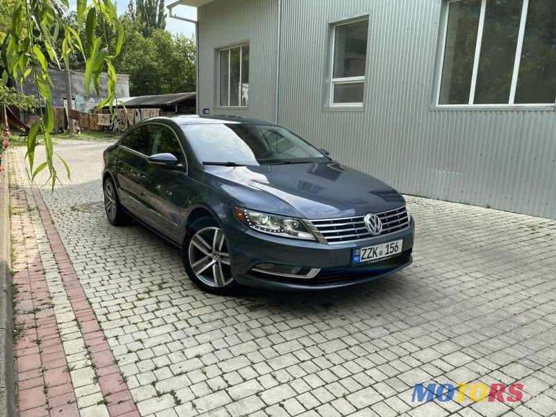 2013' Volkswagen Passat photo #2