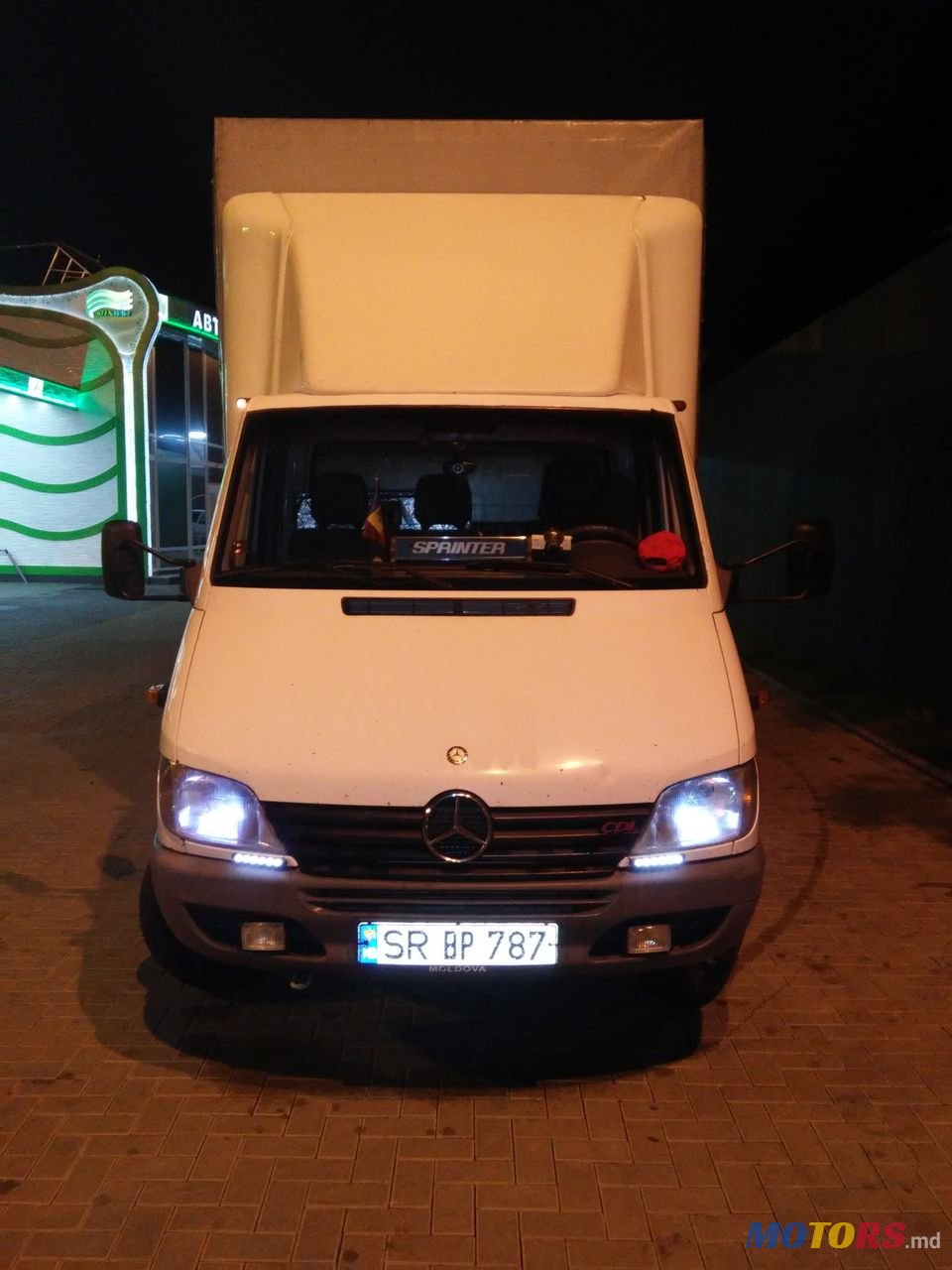 2002' Mercedes-Benz 413 photo #2