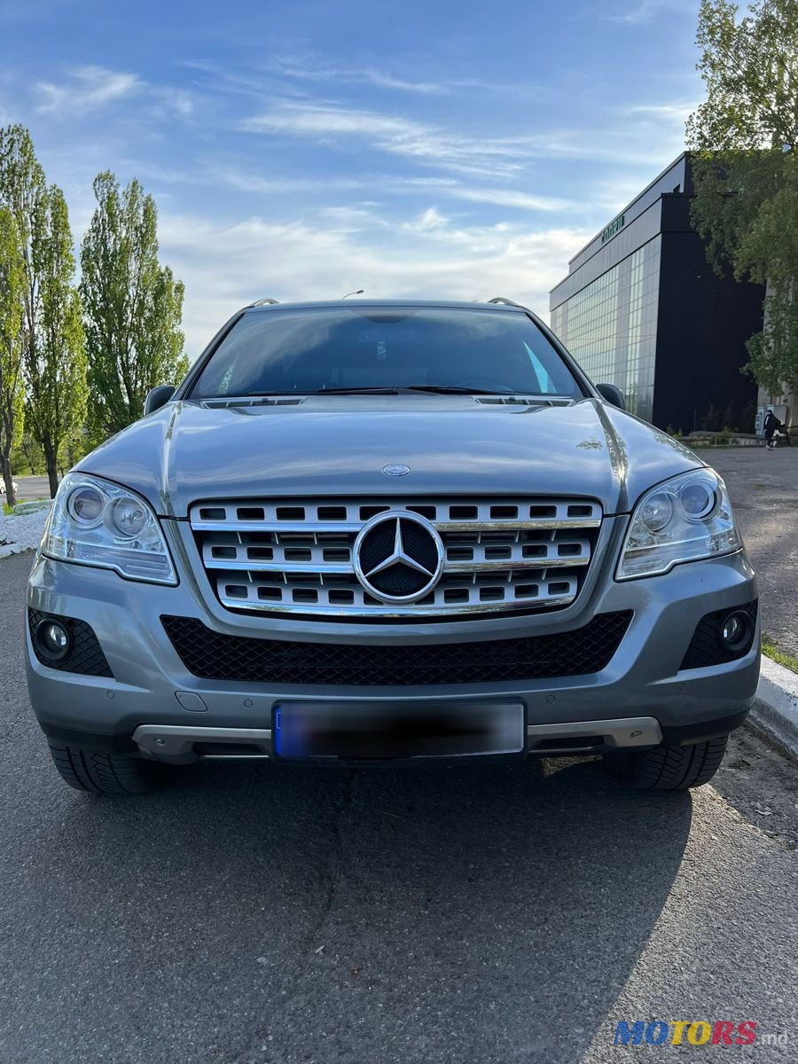 2010' Mercedes-Benz M Класс photo #1