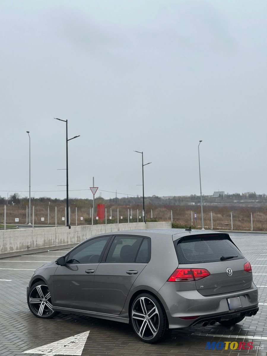 2015' Volkswagen Golf photo #4