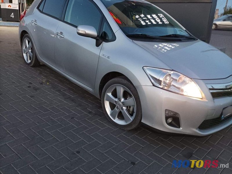 2011' Toyota Auris photo #2