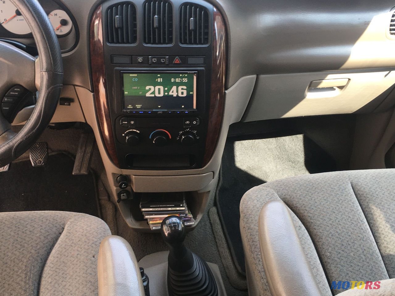 2003' Chrysler Grand Voyager photo #6