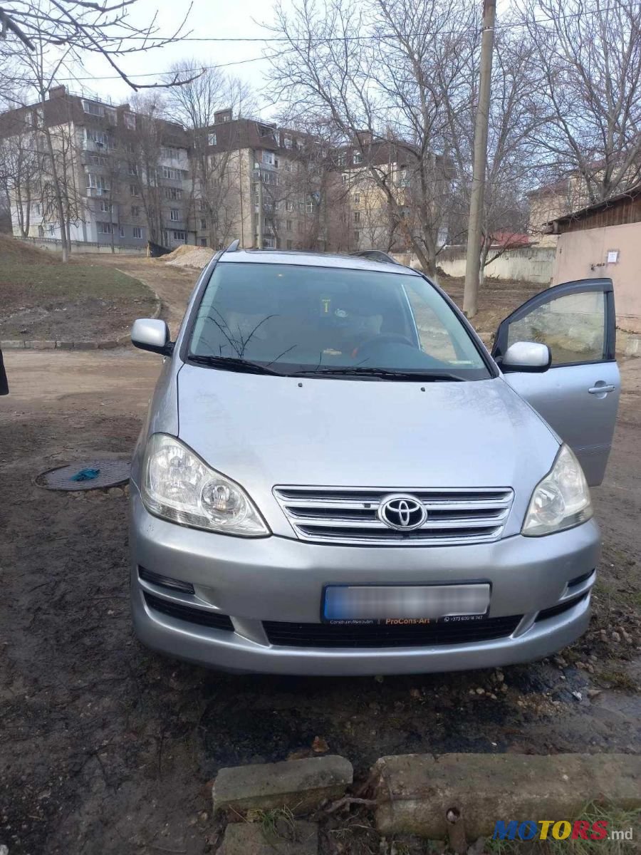 2005' Toyota Avensis Verso photo #4