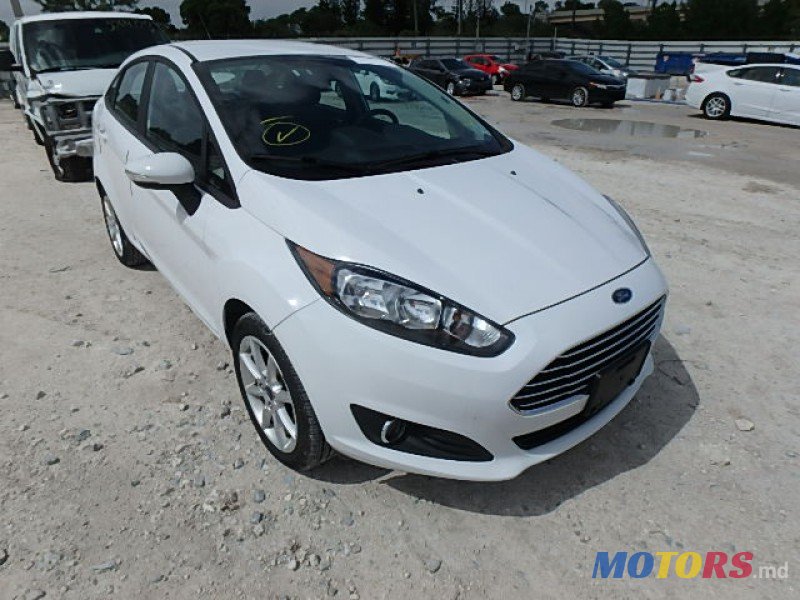 2015' Ford Fiesta photo #1