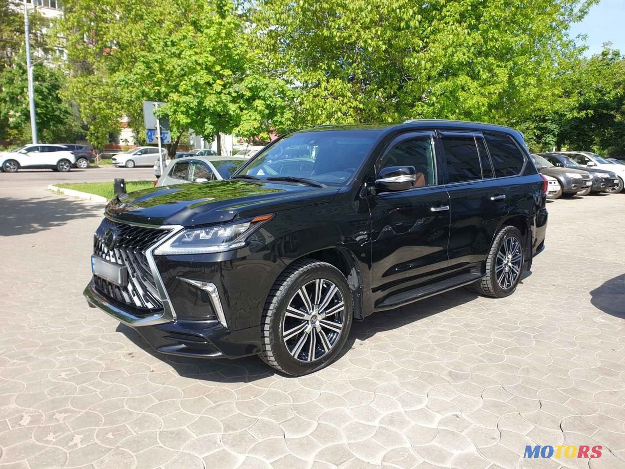 2019' Lexus Lx Series photo #2