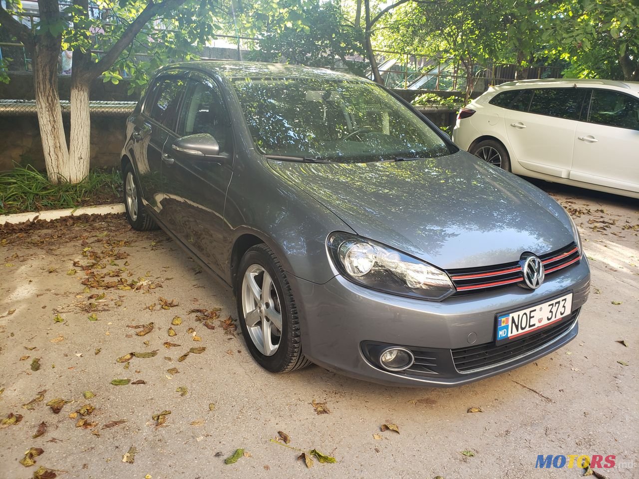 2010' Volkswagen Golf photo #1