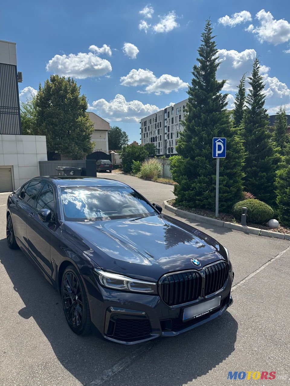 2021' BMW 7 Series photo #2