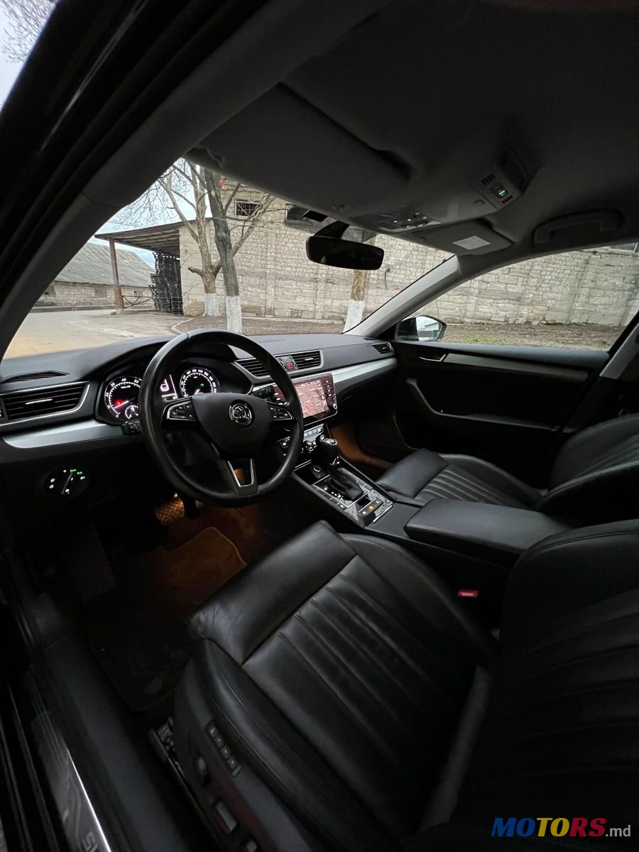 2019' Skoda Superb photo #2