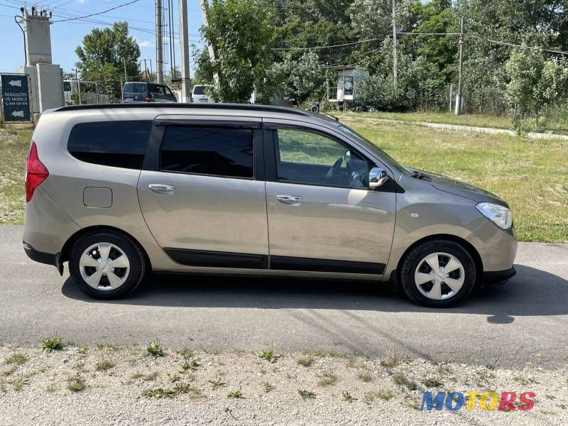 2012' Dacia Lodgy photo #3