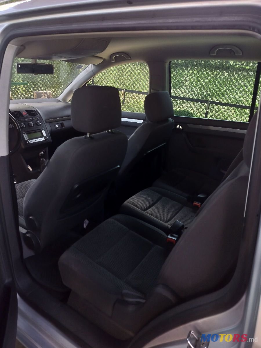 2006' Volkswagen Touran photo #6
