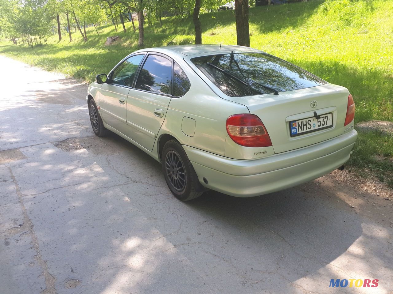 1999' Toyota Avensis photo #4