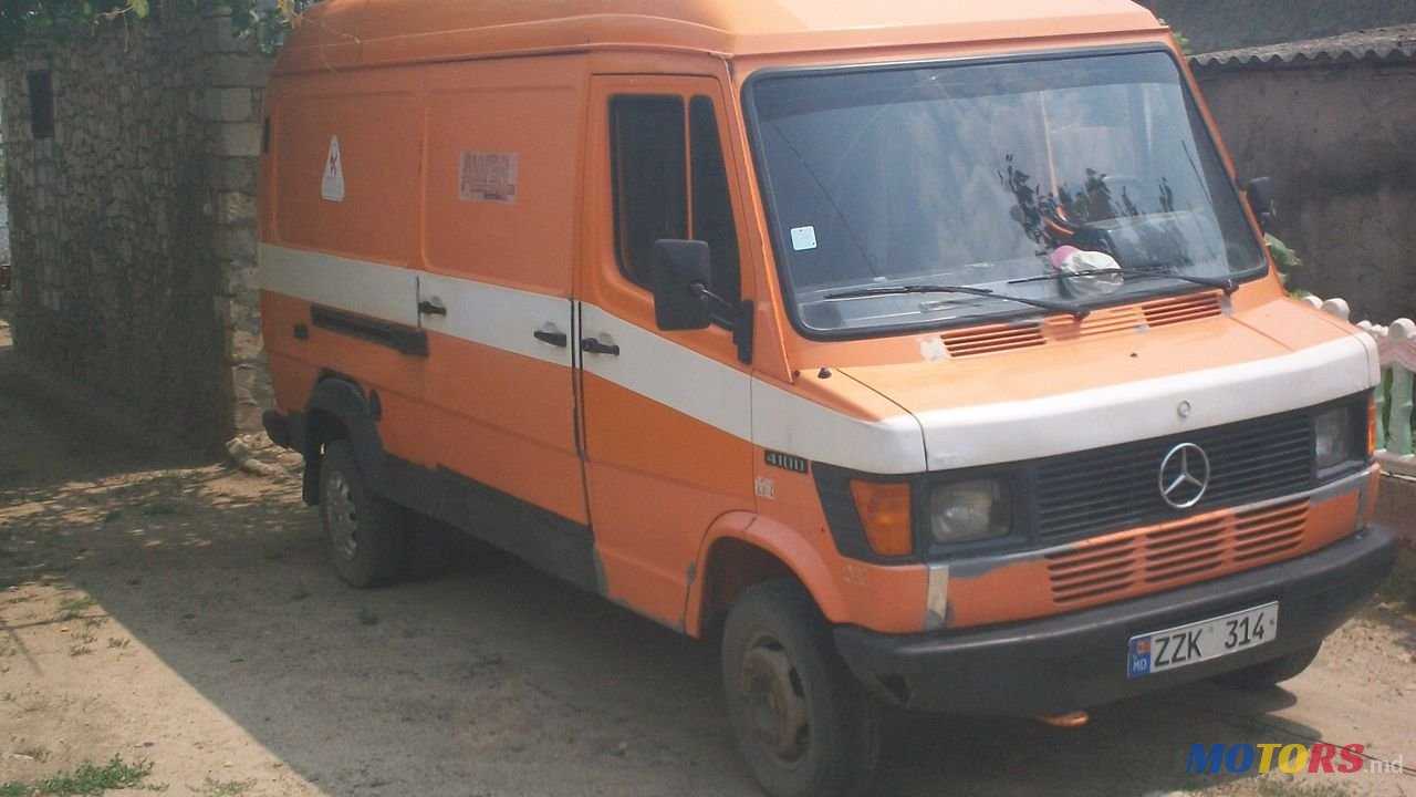 1992' Mercedes-Benz 410 photo #1