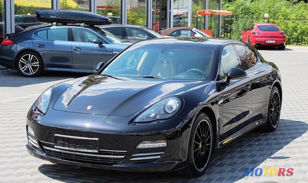 2013' Porsche Panamera photo #2