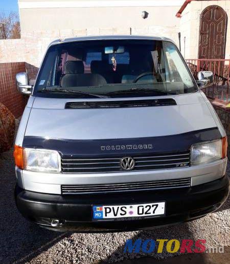 2002' Volkswagen Transporter photo #1