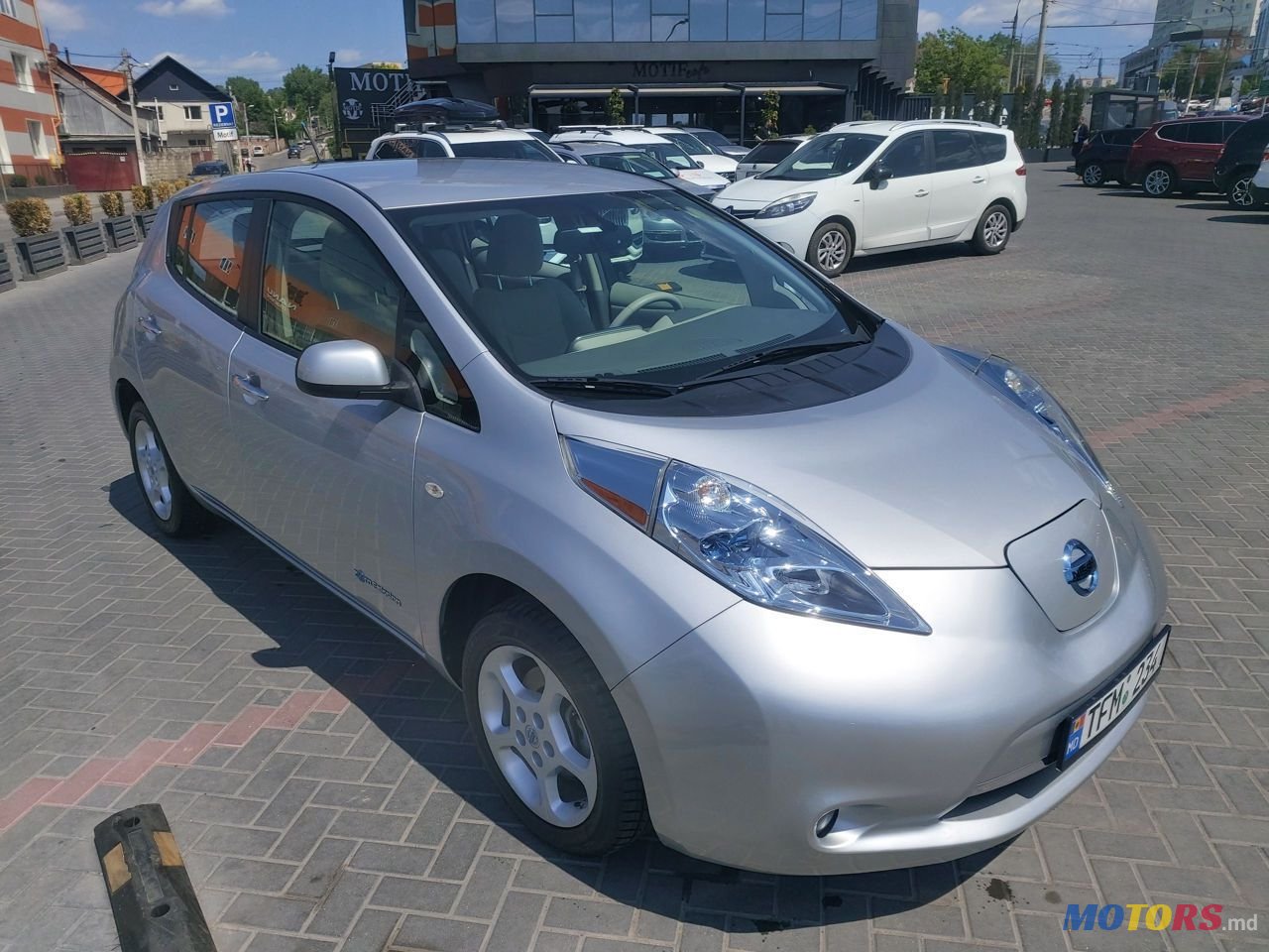 2012' Nissan Leaf photo #3