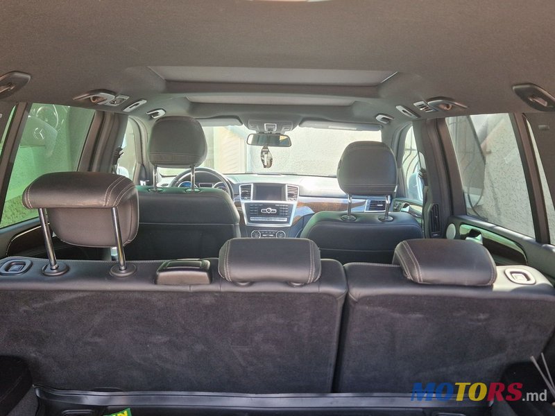2014' Mercedes-Benz GL-Class photo #5