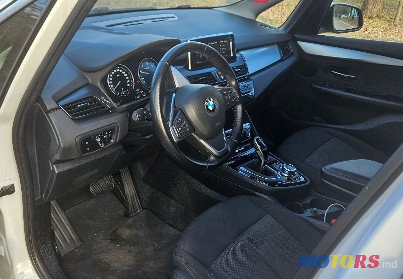 2019' BMW 2 Series Gran Tourer photo #6