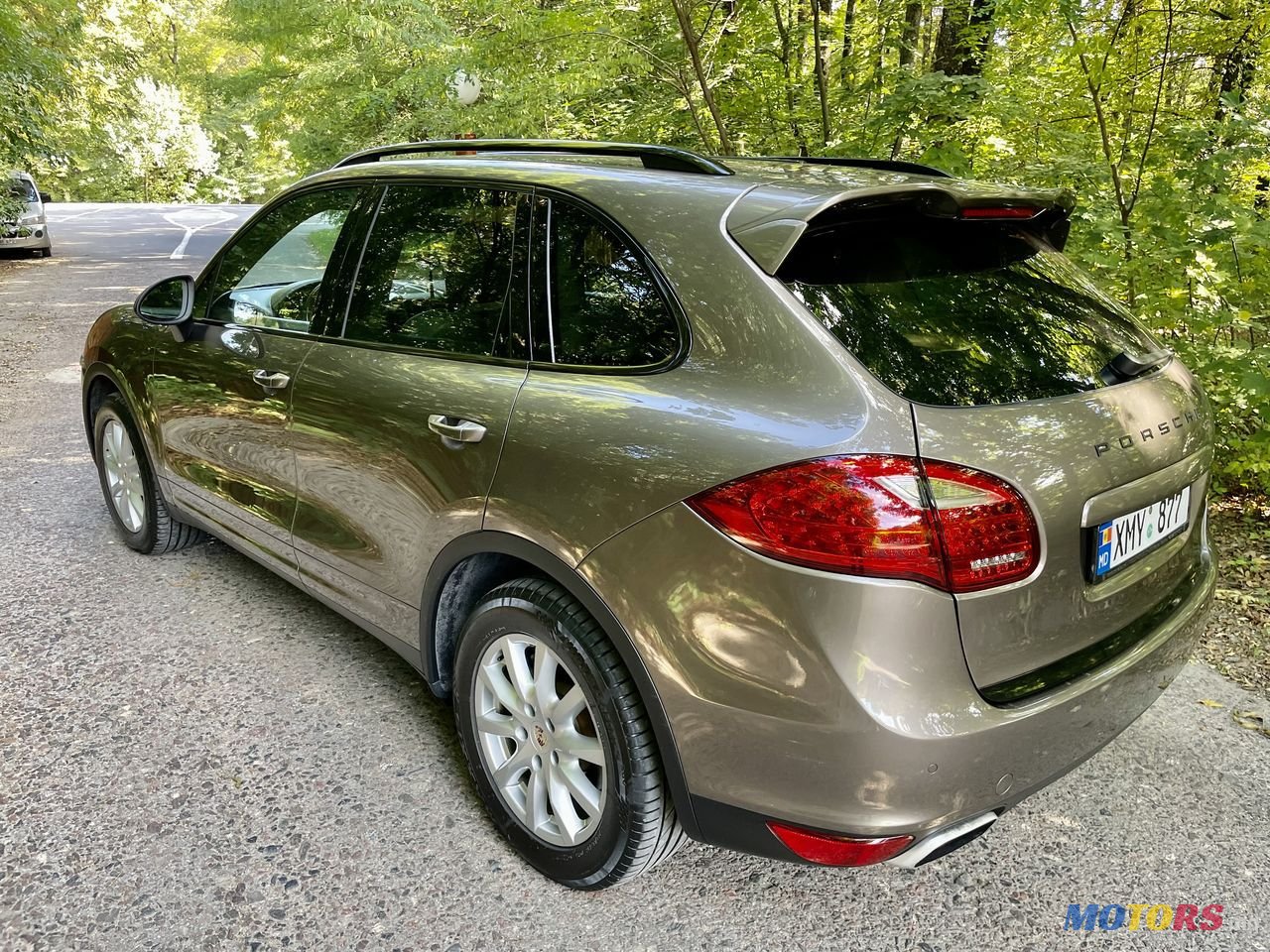 2012' Porsche Cayenne photo #2