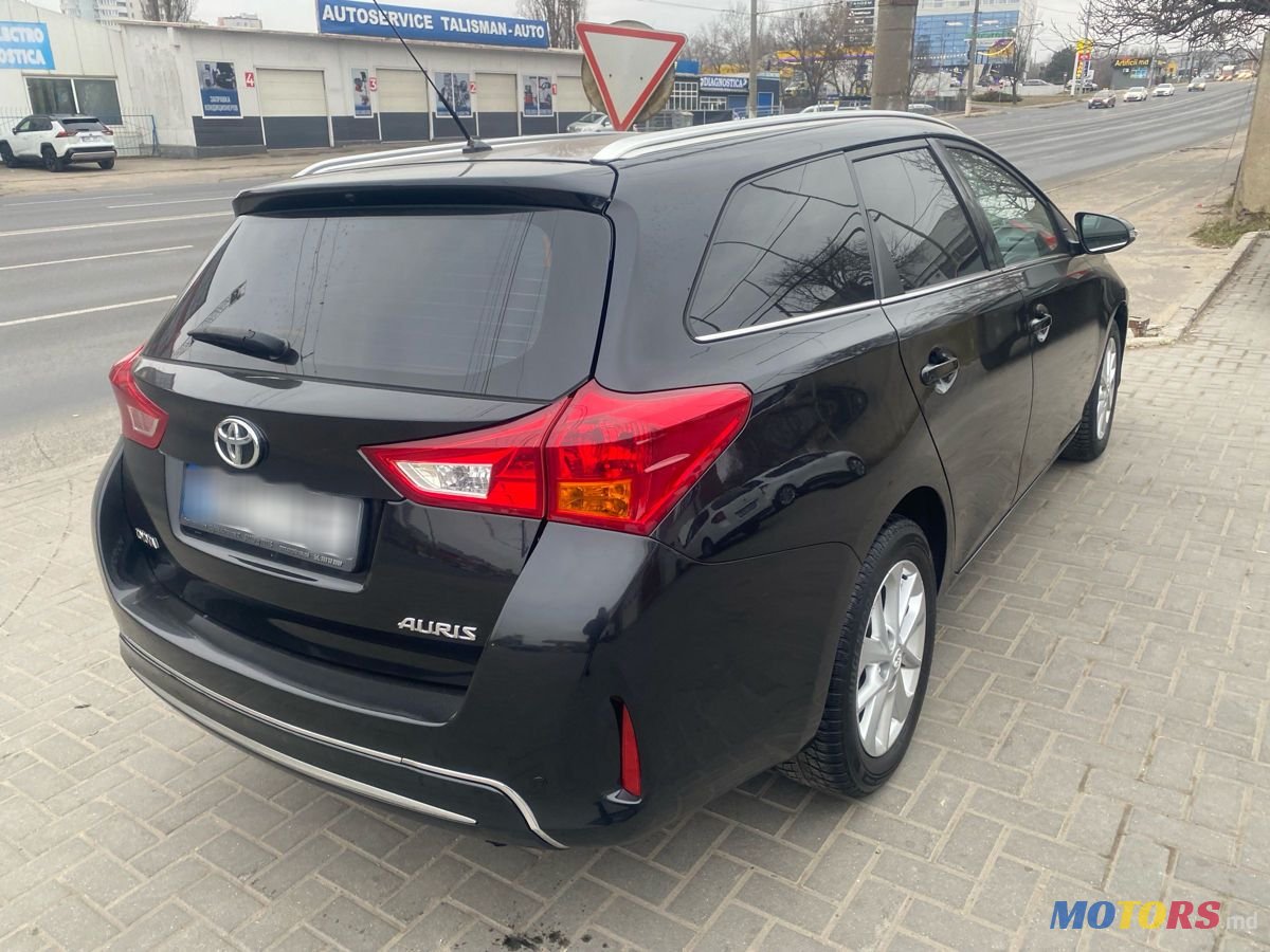 2014' Toyota Auris photo #6