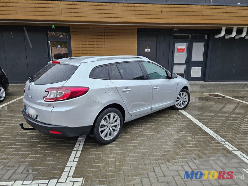 2014' Renault Megane photo #2