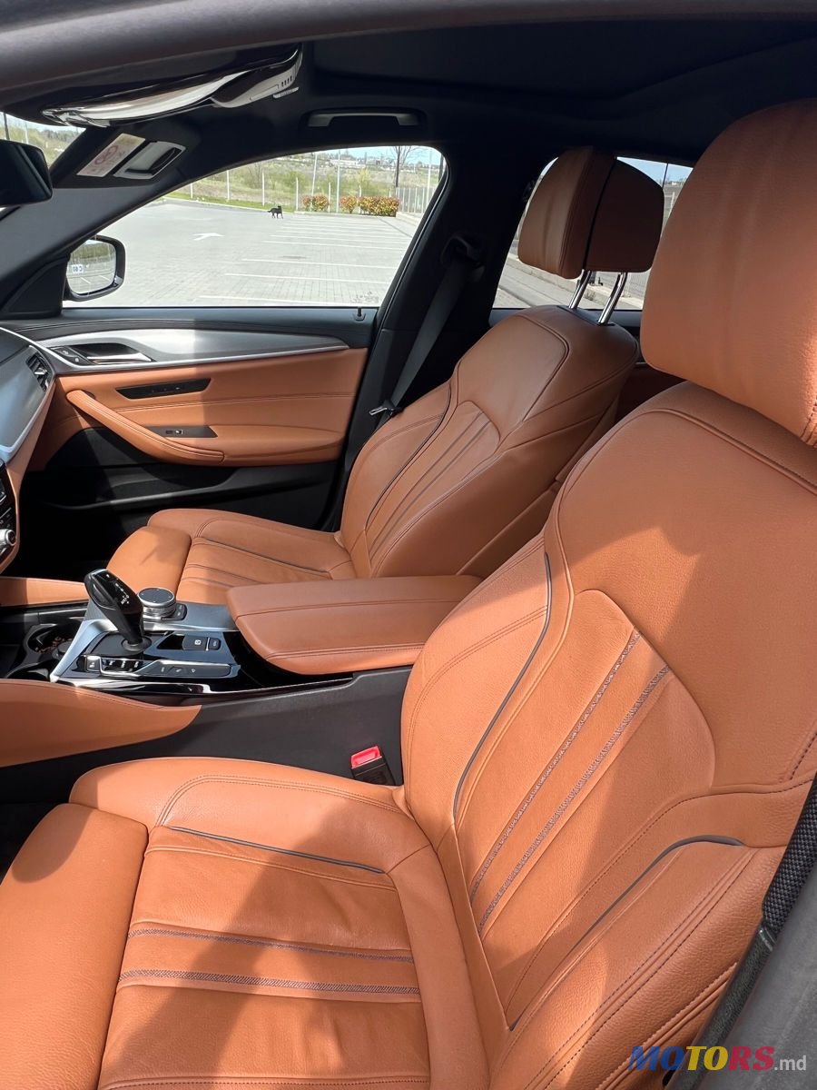 2019' BMW 5 Series photo #5