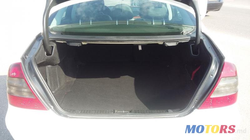 2006' Mercedes-Benz E-Class photo #4