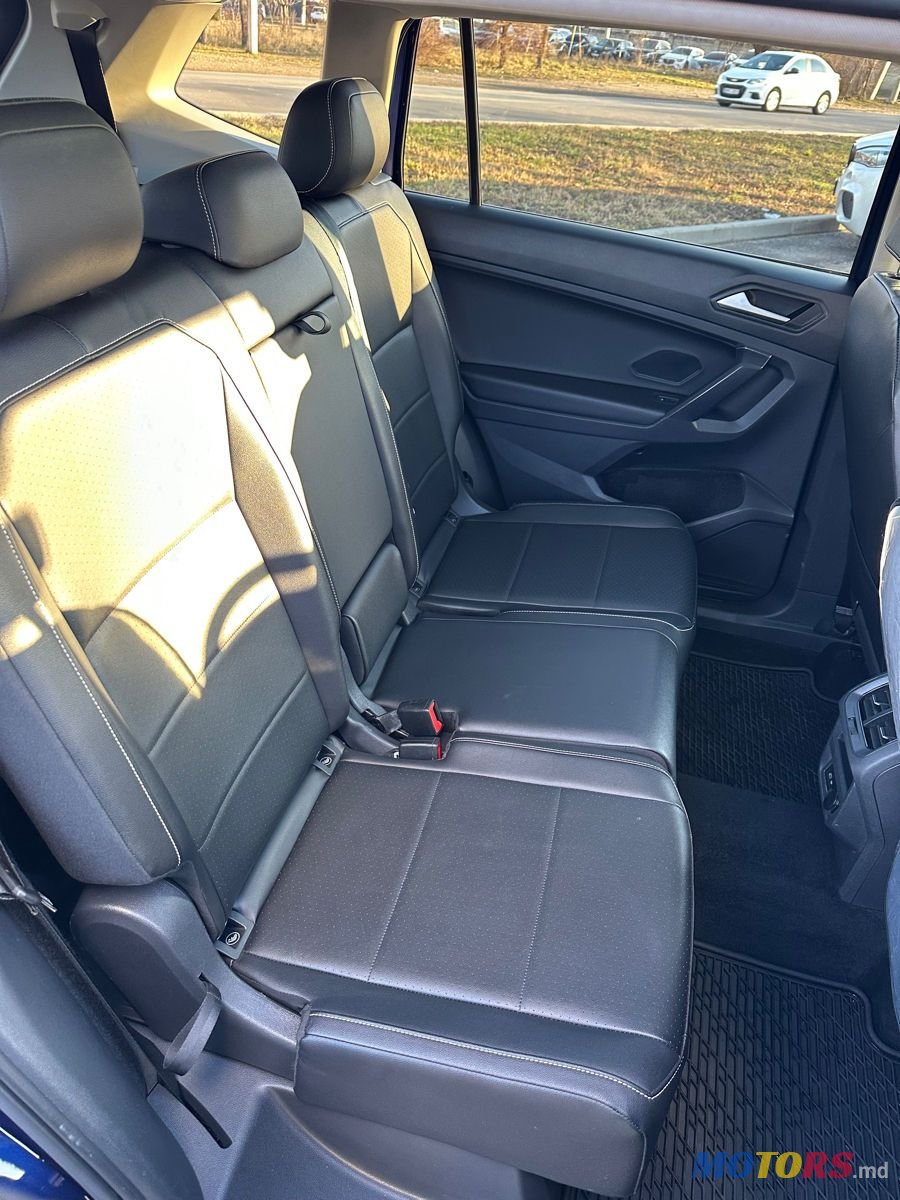 2021' Volkswagen Tiguan photo #6