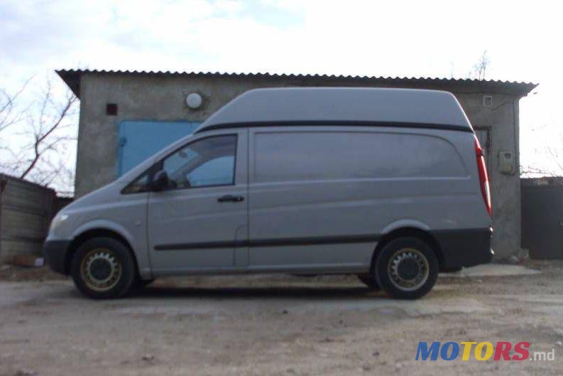 2010' Mercedes-Benz Viano photo #1
