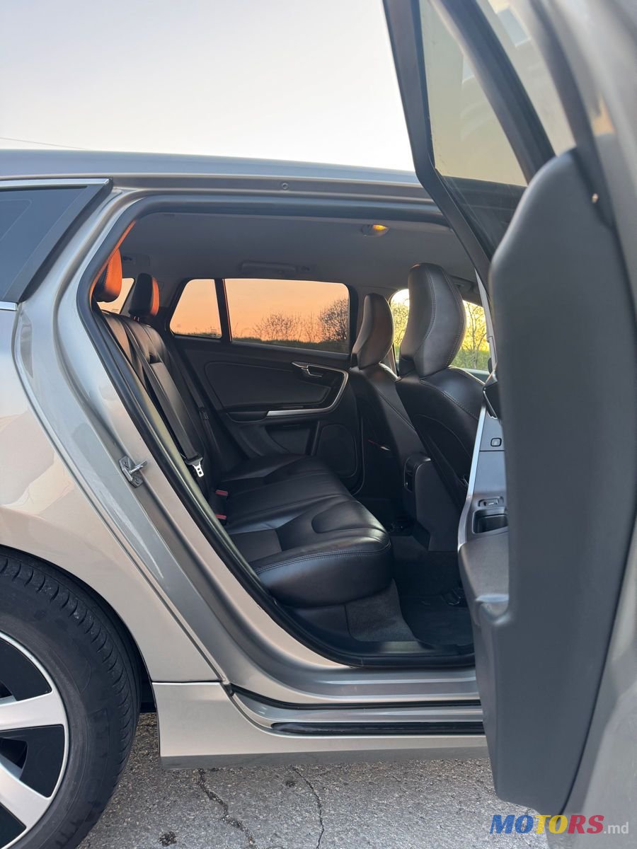 2014' Volvo V60 photo #6