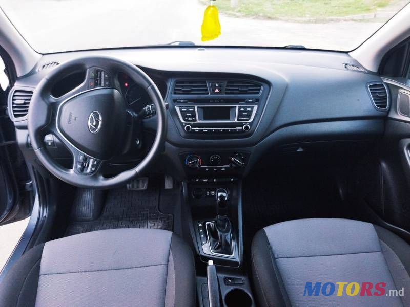 2017' Hyundai i20 photo #6