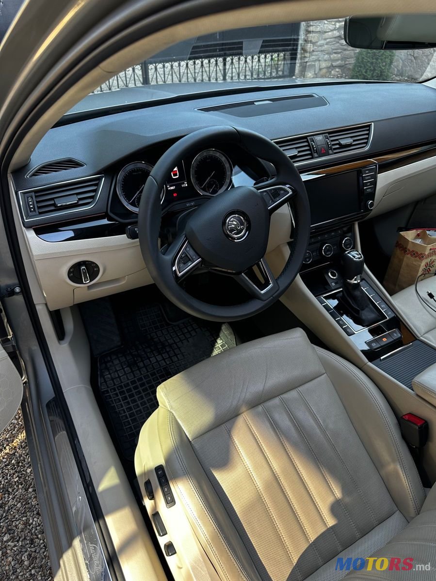 2016' Skoda Superb photo #6