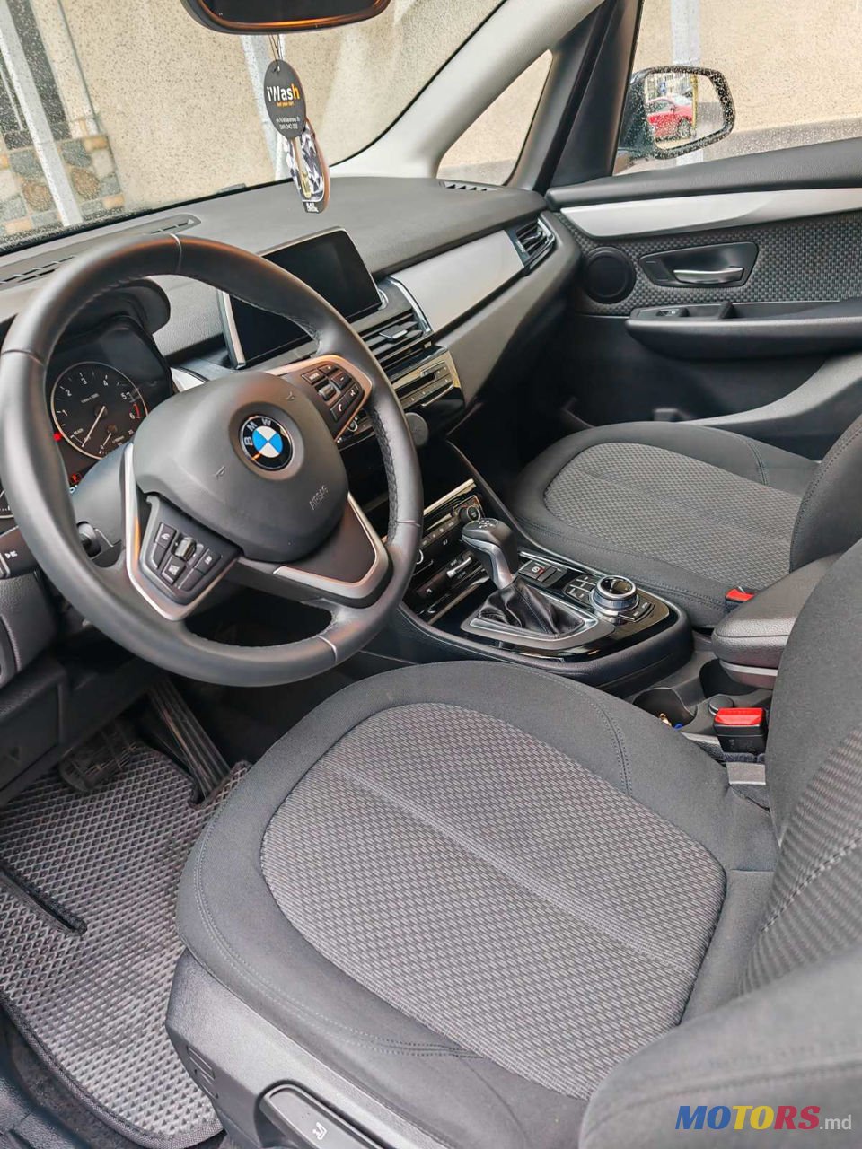 2018' BMW 216D photo #6